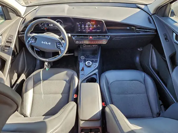 KNDCR3L18P5025606 2023 KIA NIRO - Image 8