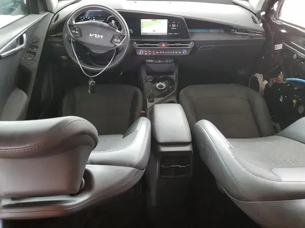 KNDCR3L18P5025783 2023 KIA NIRO - Image 8