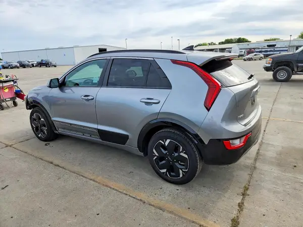 KNDCR3L18P5027808 2023 KIA NIRO - Image 2