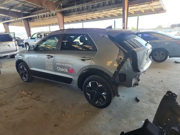 KNDCR3L18P5029624 2023 KIA NIRO - Image 2