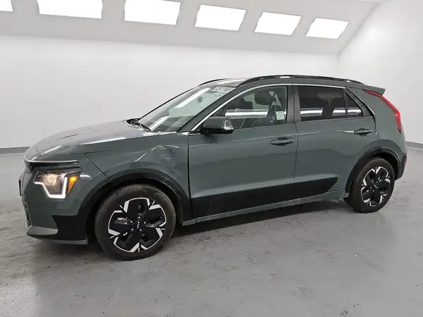 KNDCR3L18P5036220 2023 KIA NIRO - Image 1