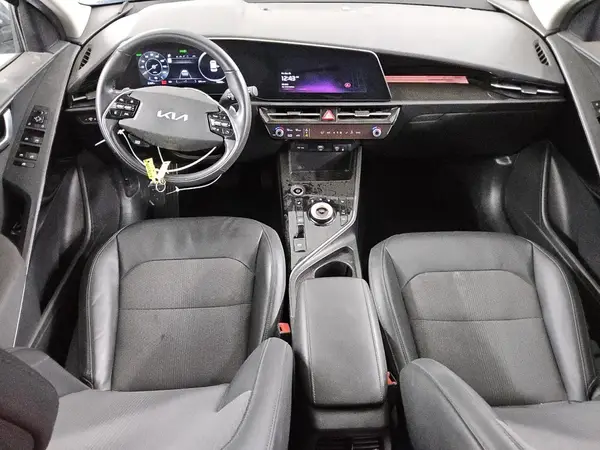 KNDCR3L18P5036220 2023 KIA NIRO - Image 8