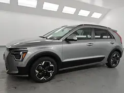 KNDCR3L18P5036587 2023 KIA NIRO
