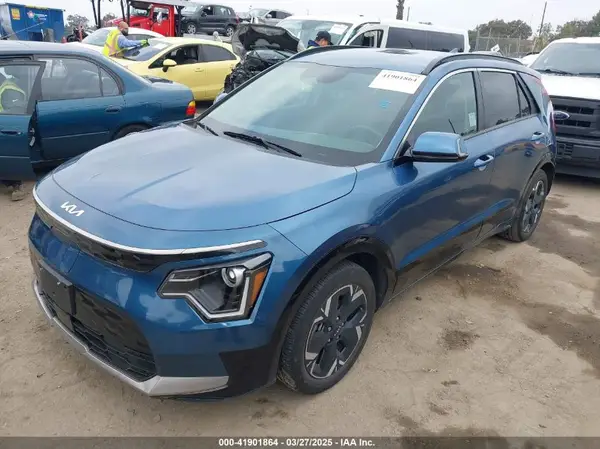 KNDCR3L18P5038761 2023 KIA NIRO - Image 2