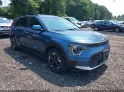 KNDCR3L18P5042888 2023 KIA NIRO