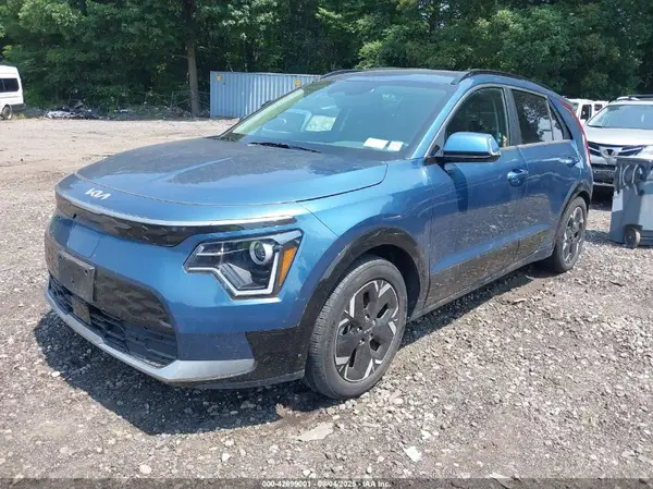 KNDCR3L18P5042888 2023 KIA NIRO - Image 2