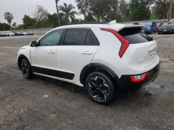 KNDCR3L18P5045497 2023 KIA NIRO - Image 2