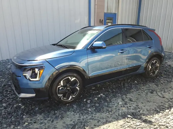 KNDCR3L18P5049372 2023 KIA NIRO - Image 1
