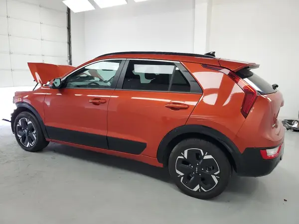 KNDCR3L18P5050957 2023 KIA NIRO - Image 2