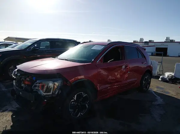 KNDCR3L18P5067693 2023 KIA NIRO - Image 2