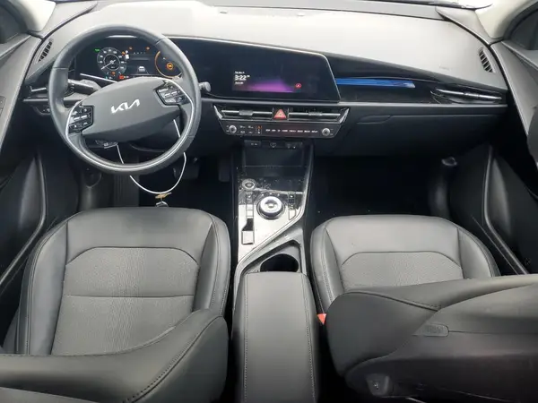 KNDCR3L18P5075194 2023 KIA NIRO - Image 8