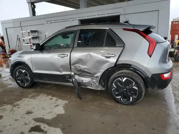 KNDCR3L18R5090815 2024 KIA NIRO - Image 2
