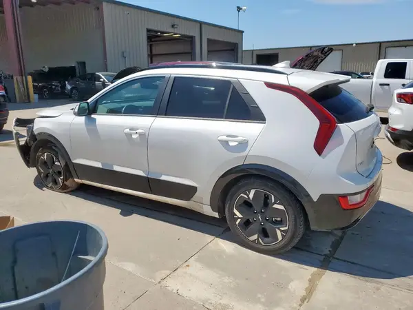 KNDCR3L18R5092211 2024 KIA NIRO - Image 2