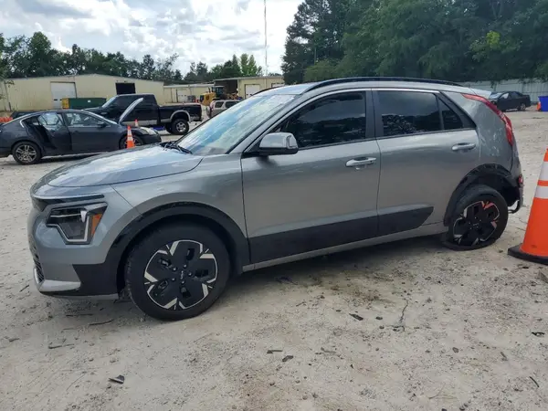KNDCR3L18R5098056 2024 KIA NIRO - Image 1