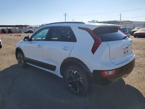 KNDCR3L18R5103028 2024 KIA NIRO - Image 2