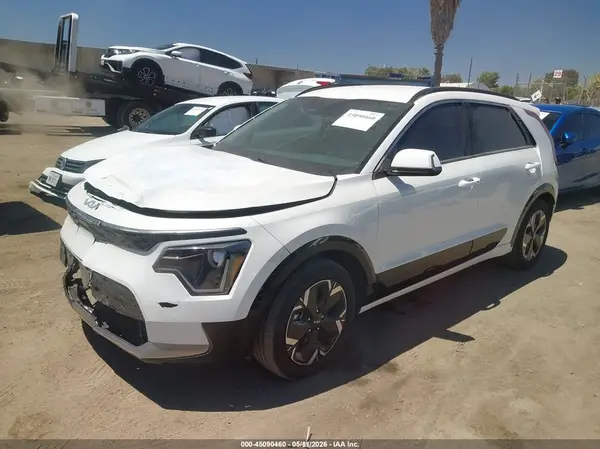 KNDCR3L18R5109721 2024 KIA NIRO - Image 2