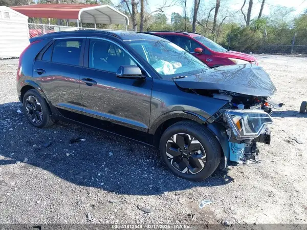 KNDCR3L18R5120606 2024 KIA NIRO - Image 1