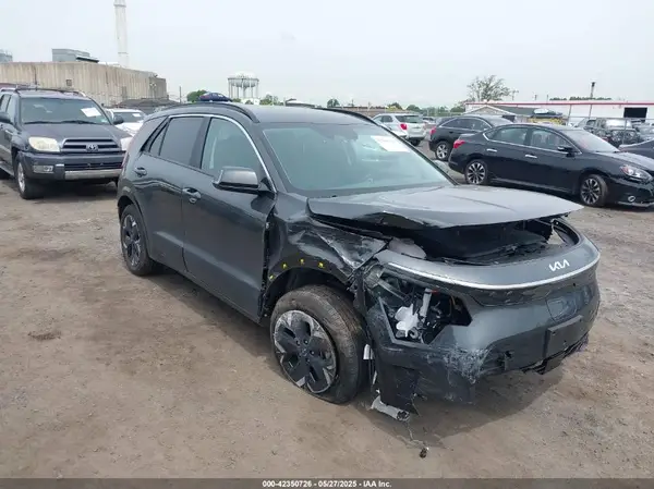 KNDCR3L18R5128401 2024 KIA NIRO - Image 1