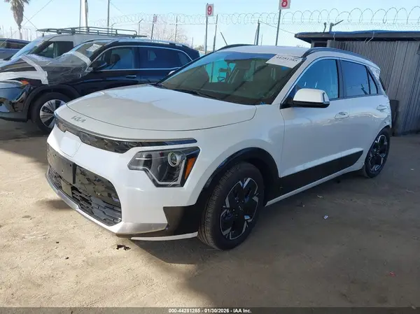 KNDCR3L18S5132969 2025 KIA NIRO - Image 2