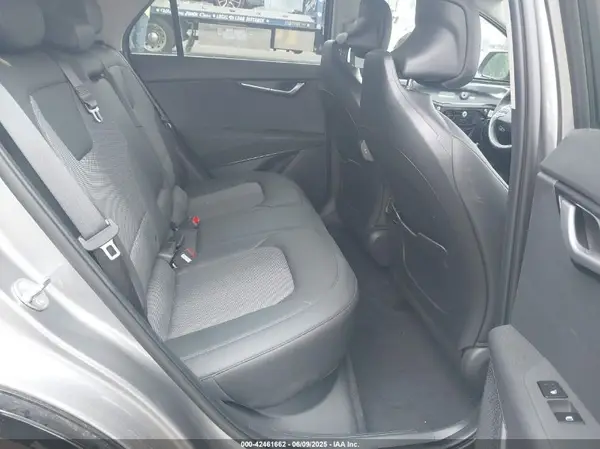 KNDCR3L18S5133832 2025 KIA NIRO - Image 8