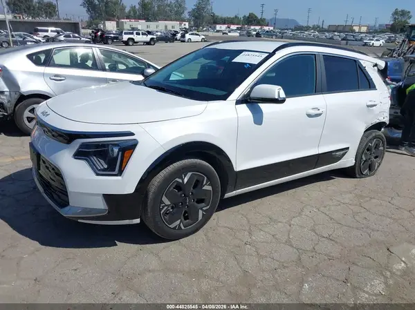 KNDCR3L18S5144068 2025 KIA NIRO - Image 2