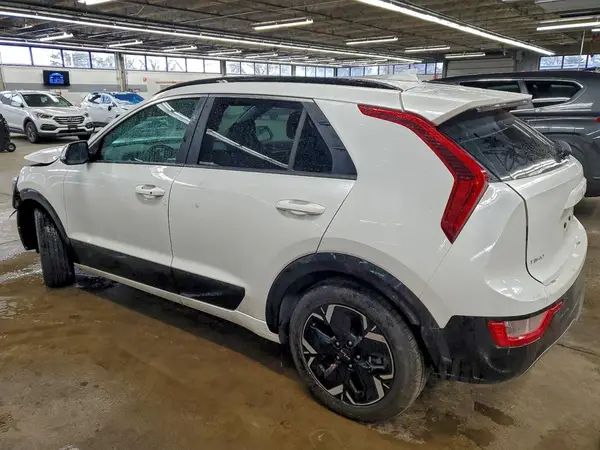 KNDCR3L19P5022648 2023 KIA NIRO - Image 2