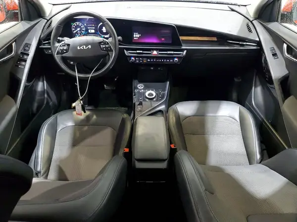 KNDCR3L19P5022889 2023 KIA NIRO - Image 8