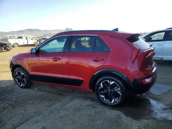 KNDCR3L19P5025338 2023 KIA NIRO - Image 2