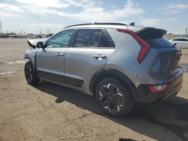 KNDCR3L19P5025582 2023 KIA NIRO - Image 2