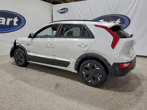 KNDCR3L19P5026036 2023 KIA NIRO - Image 2