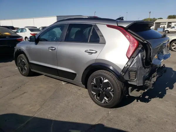 KNDCR3L19P5028224 2023 KIA NIRO - Image 2