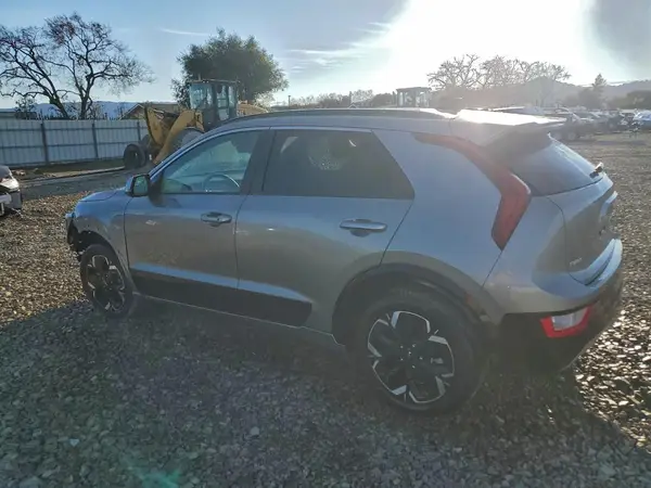 KNDCR3L19P5028367 2023 KIA NIRO - Image 2