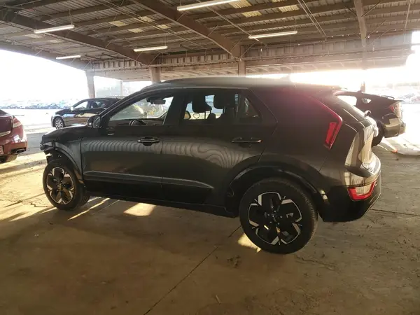 KNDCR3L19P5029938 2023 KIA NIRO - Image 2
