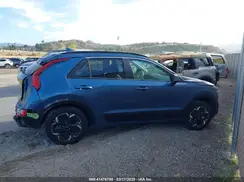 KNDCR3L19P5030555 2023 KIA NIRO