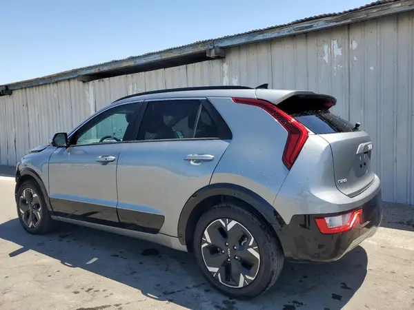 KNDCR3L19P5033570 2023 KIA NIRO - Image 2