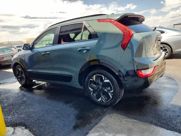 KNDCR3L19P5034640 2023 KIA NIRO - Image 2