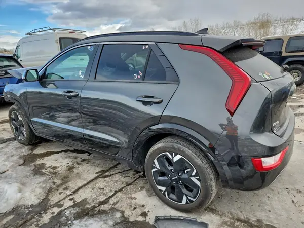 KNDCR3L19P5038008 2023 KIA NIRO - Image 2