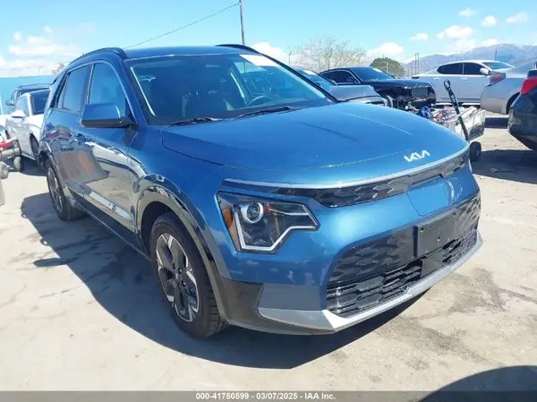 KNDCR3L19P5038753 2023 KIA NIRO - Image 1