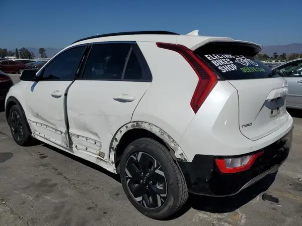 KNDCR3L19P5047324 2023 KIA NIRO - Image 2