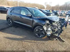 KNDCR3L19P5047372 2023 KIA NIRO