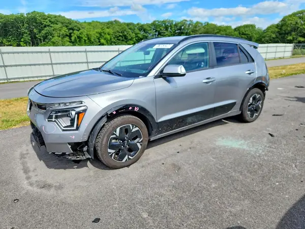 KNDCR3L19P5053303 2023 KIA NIRO - Image 1