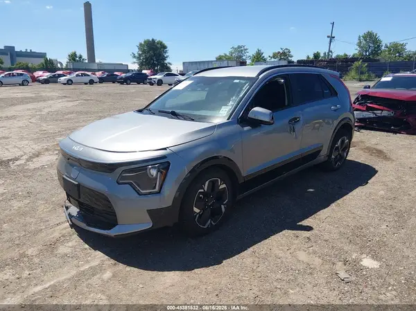 KNDCR3L19P5053639 2023 KIA NIRO - Image 2