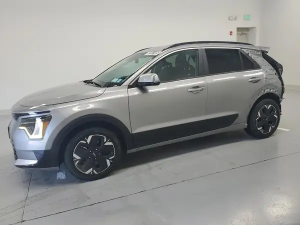 KNDCR3L19P5053978 2023 KIA NIRO - Image 1
