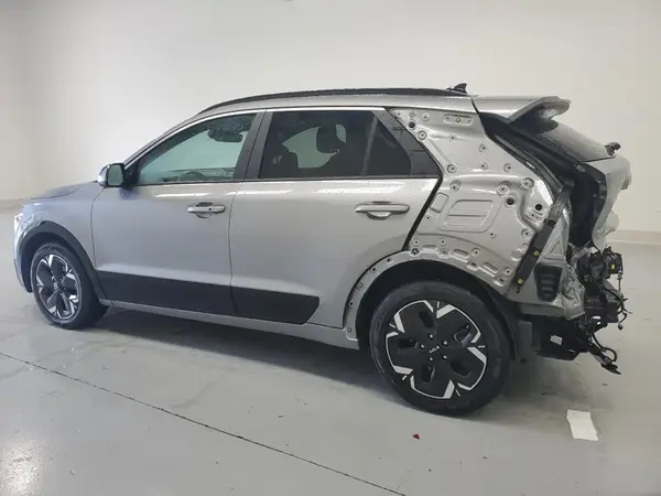 KNDCR3L19P5053978 2023 KIA NIRO - Image 2