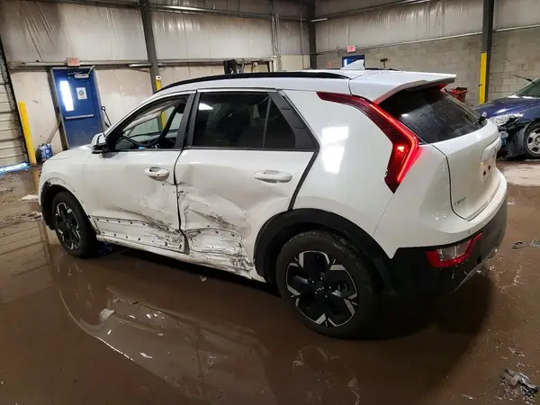 KNDCR3L19P5054726 2023 KIA NIRO - Image 2