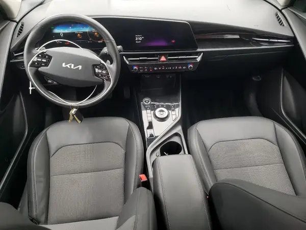 KNDCR3L19P5054807 2023 KIA NIRO - Image 8
