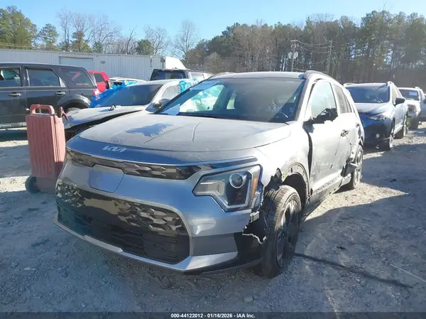 KNDCR3L19R5078253 2024 KIA NIRO - Image 2