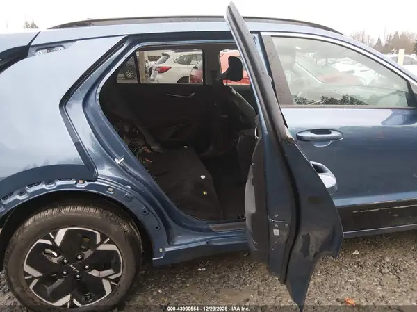KNDCR3L19R5080326 2024 KIA NIRO - Image 8