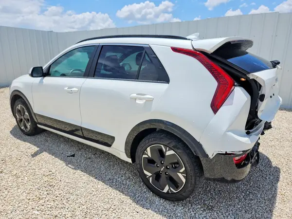 KNDCR3L19R5098700 2024 KIA NIRO - Image 2