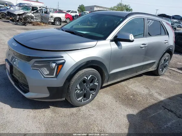 KNDCR3L19R5106858 2024 KIA NIRO - Image 2